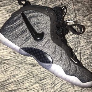 5.5 Gradeschool Nike Foams